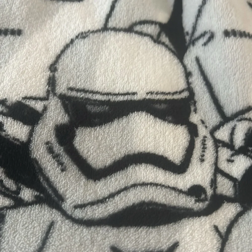 Disney Parks Stars Wars Star Trooper fuzzy Blanket free R2D2 Mickey Mouse Ears